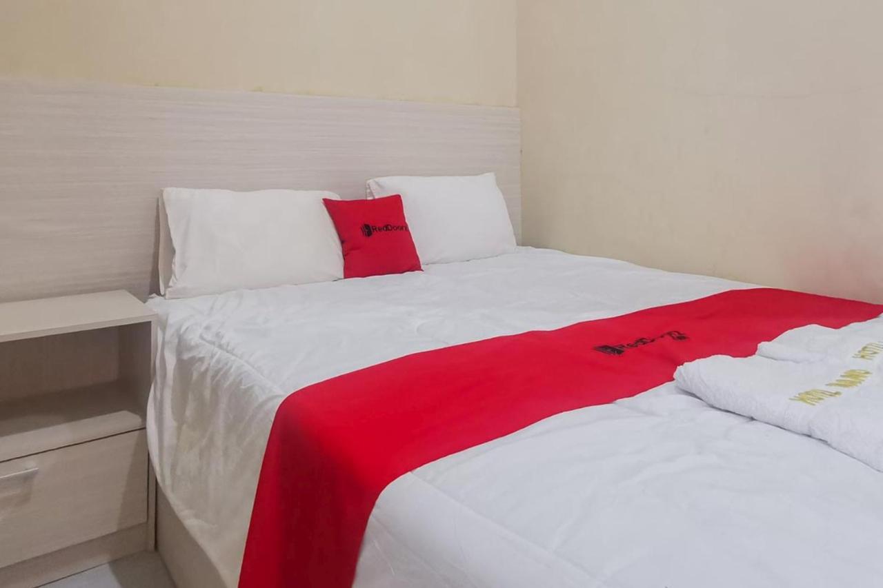 Reddoorz Near Pantai Pancer Door Pacitan Hotel ภายนอก รูปภาพ