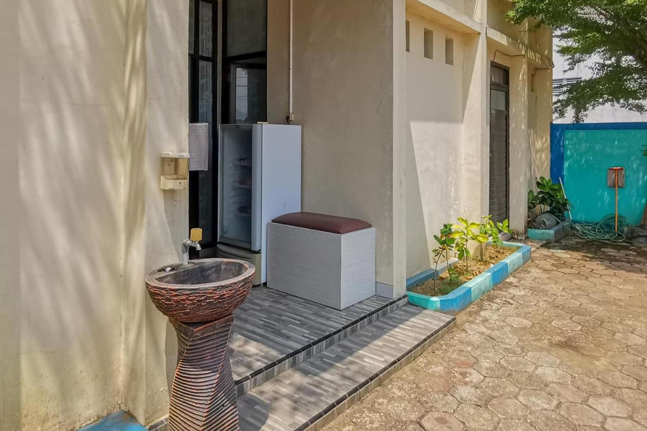 Reddoorz Near Pantai Pancer Door Pacitan Hotel ภายนอก รูปภาพ